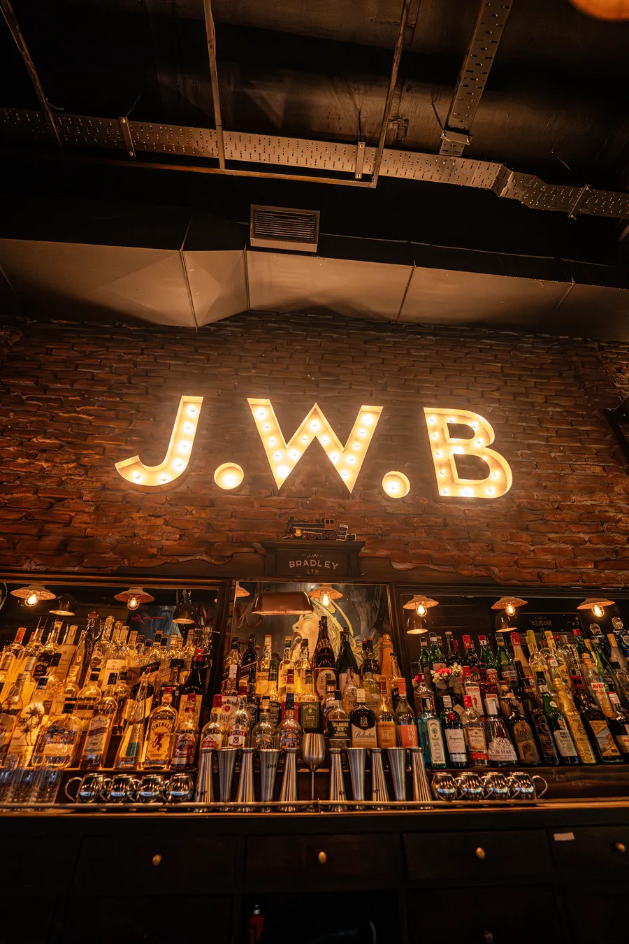 J.W.B en luces